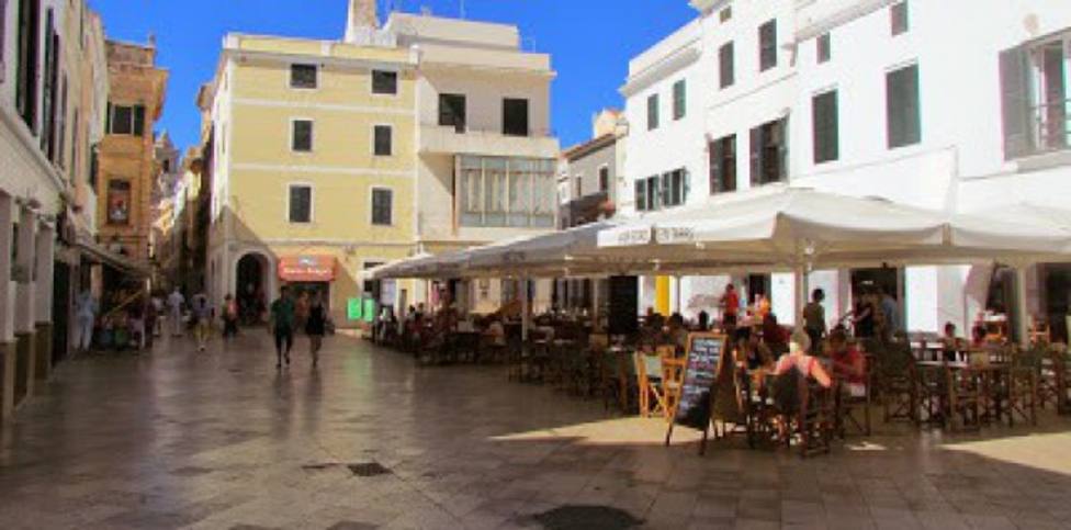 Govern rebaja las restricciones por covid-19 en Menorca por mejora sanitaria