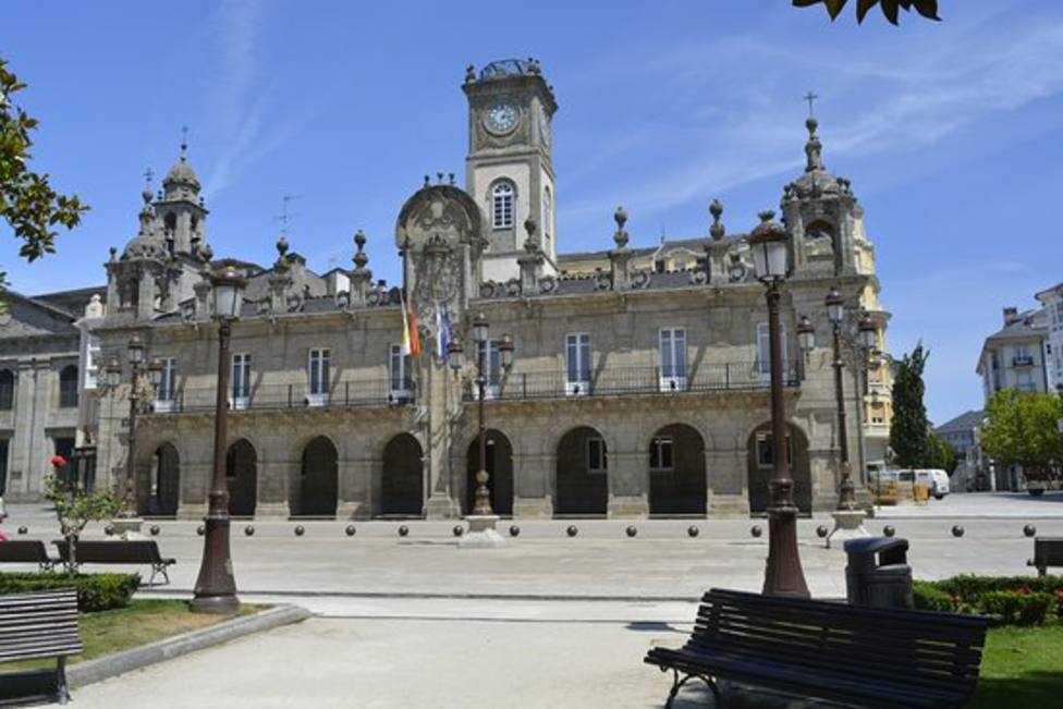 Los feriantes tienen previsto esperar acontecimientos a las puertas del Ayuntamiento de Lugo