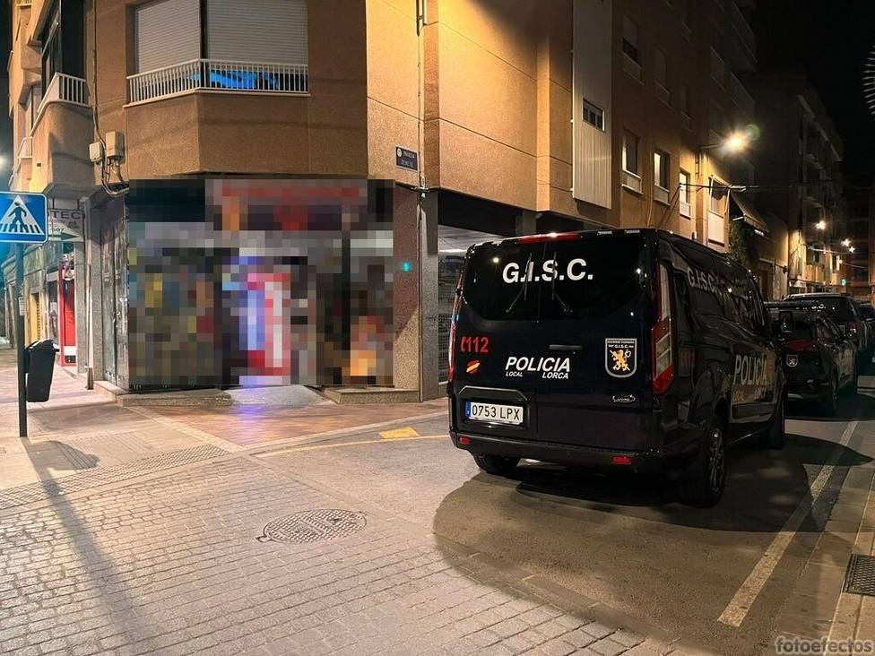 Intervenidas 260 bebidas alcohólicas en una tienda de Lorca que incumplía la normativa